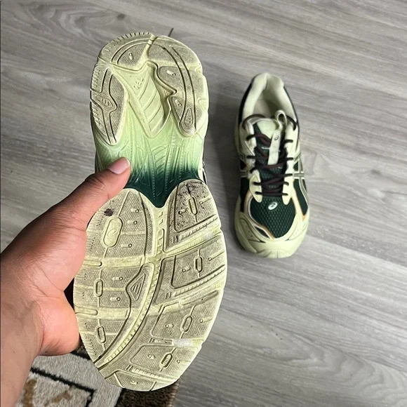 ASICS GT 2160' Dark Green and Cream Sneakers - Picture 12 of 13